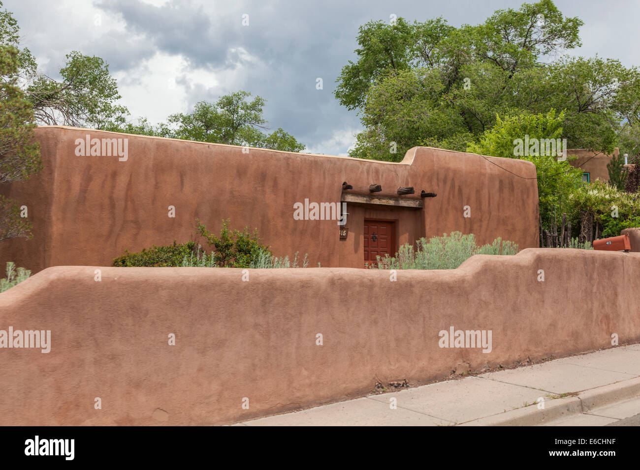 Kunst und Architektur in Santa Fe, New Mexico. Stockfoto
