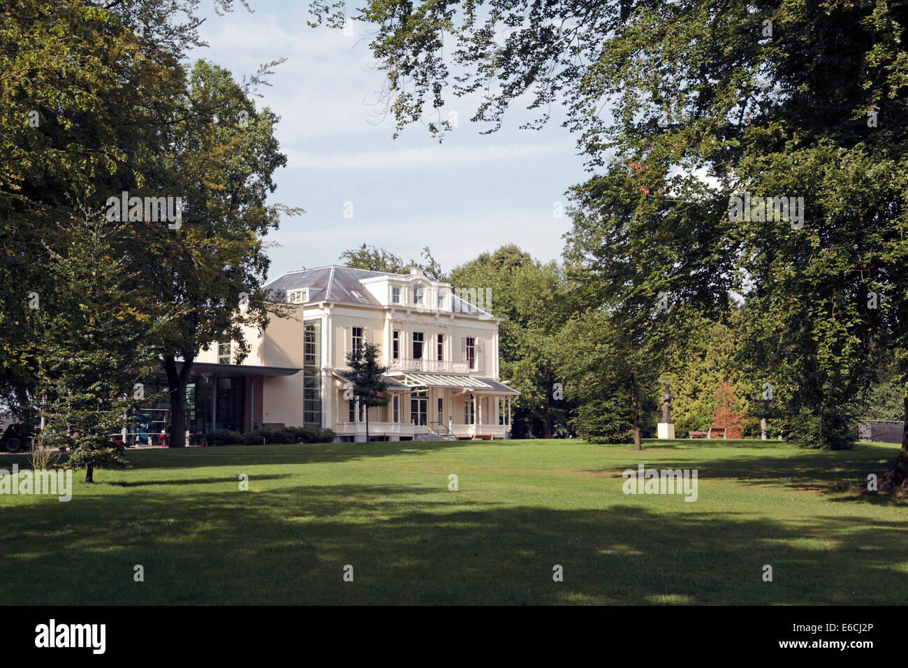 Die Hartenstein (Rückansicht), das Airborne Museum in Oosterbeek, in der Nähe von Arnheim, Gelderland, Niederlande. Stockfoto