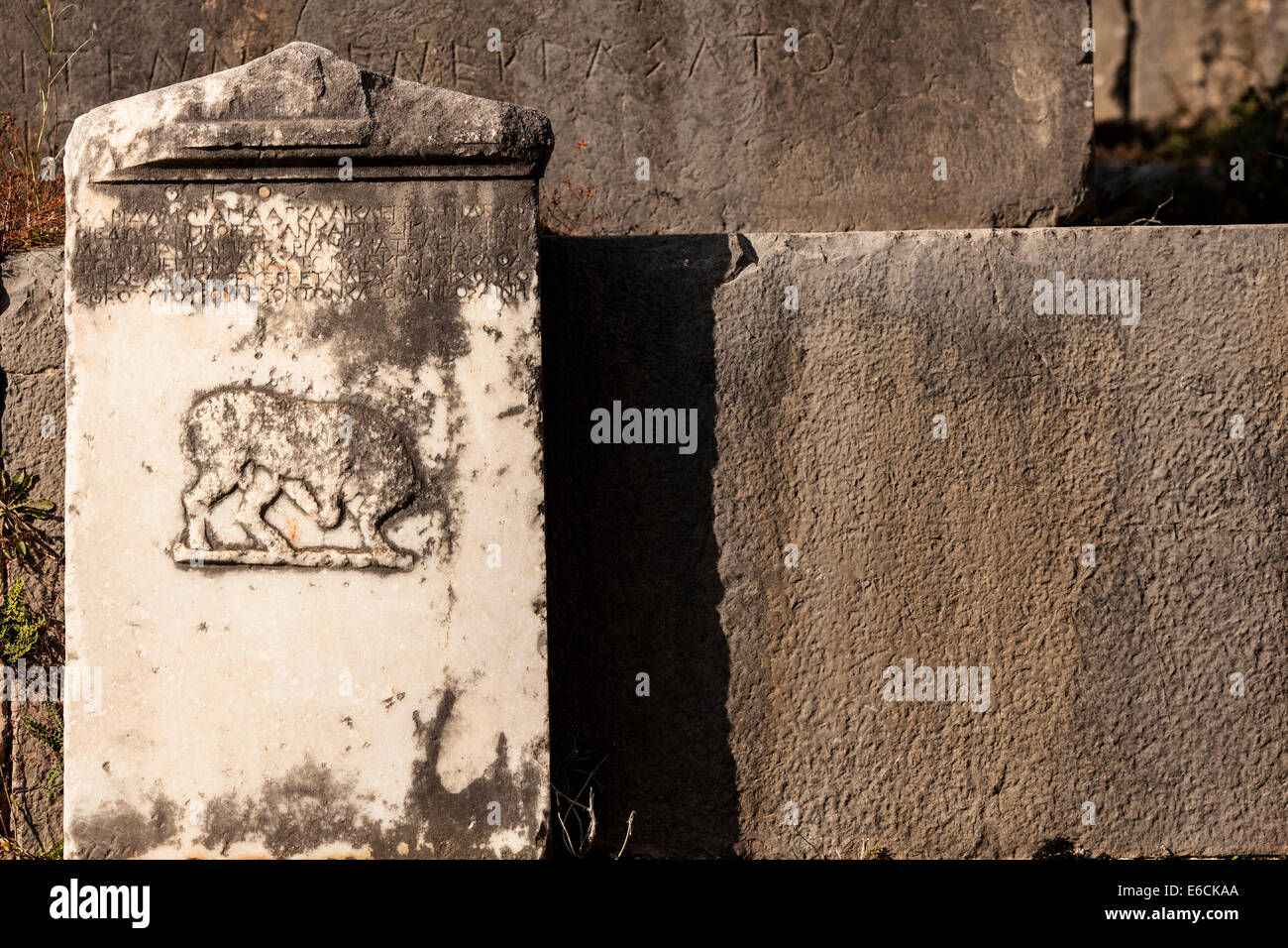 Detail auf Marmor Stück in Delphi, Griechenland Stockfoto