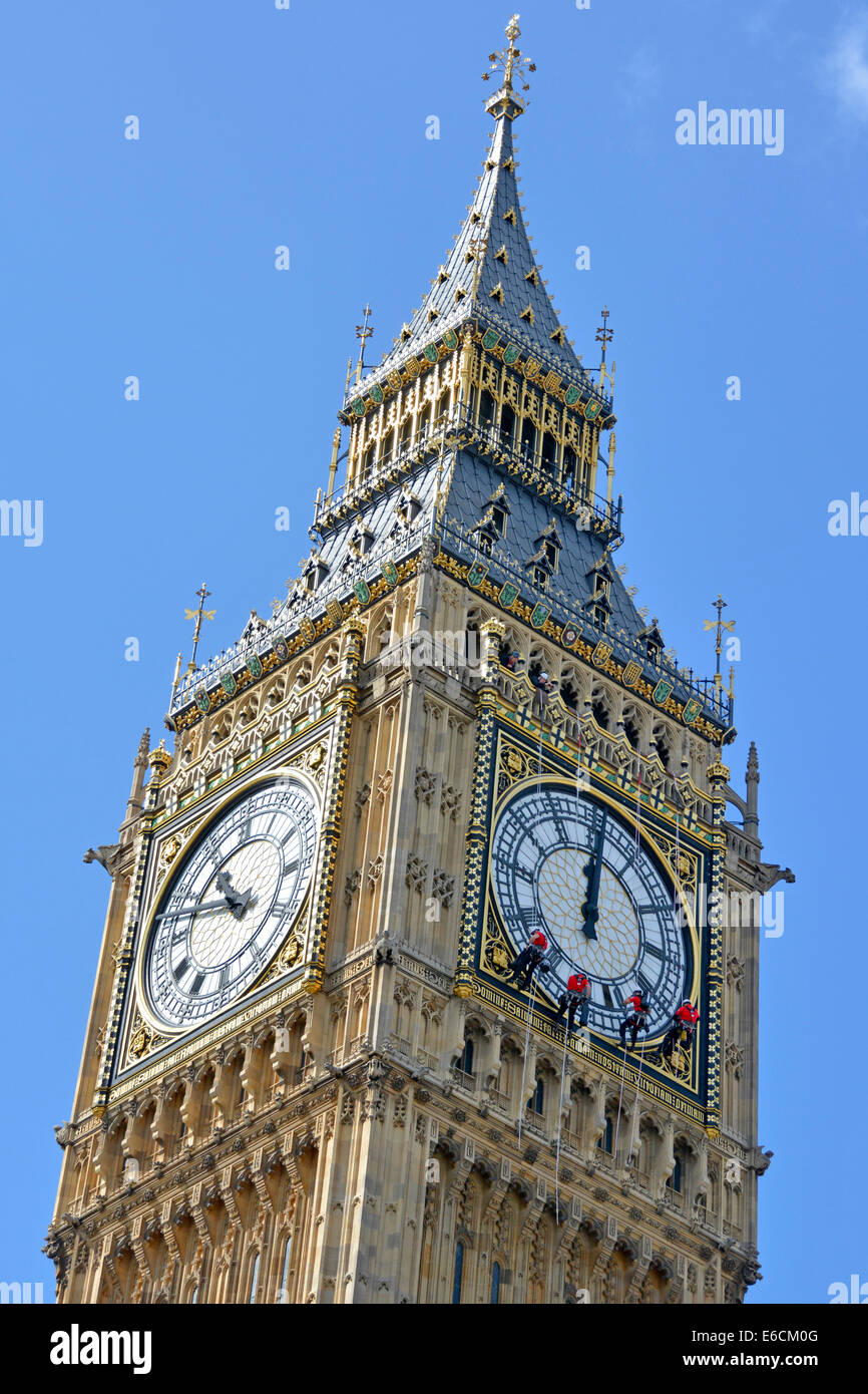 Big Ben Elizabeth Tower Ziffernblatt mit Händen gereinigt gesetzt zur falschen Zeit von 12:00 oder um Mitternacht Stockfoto