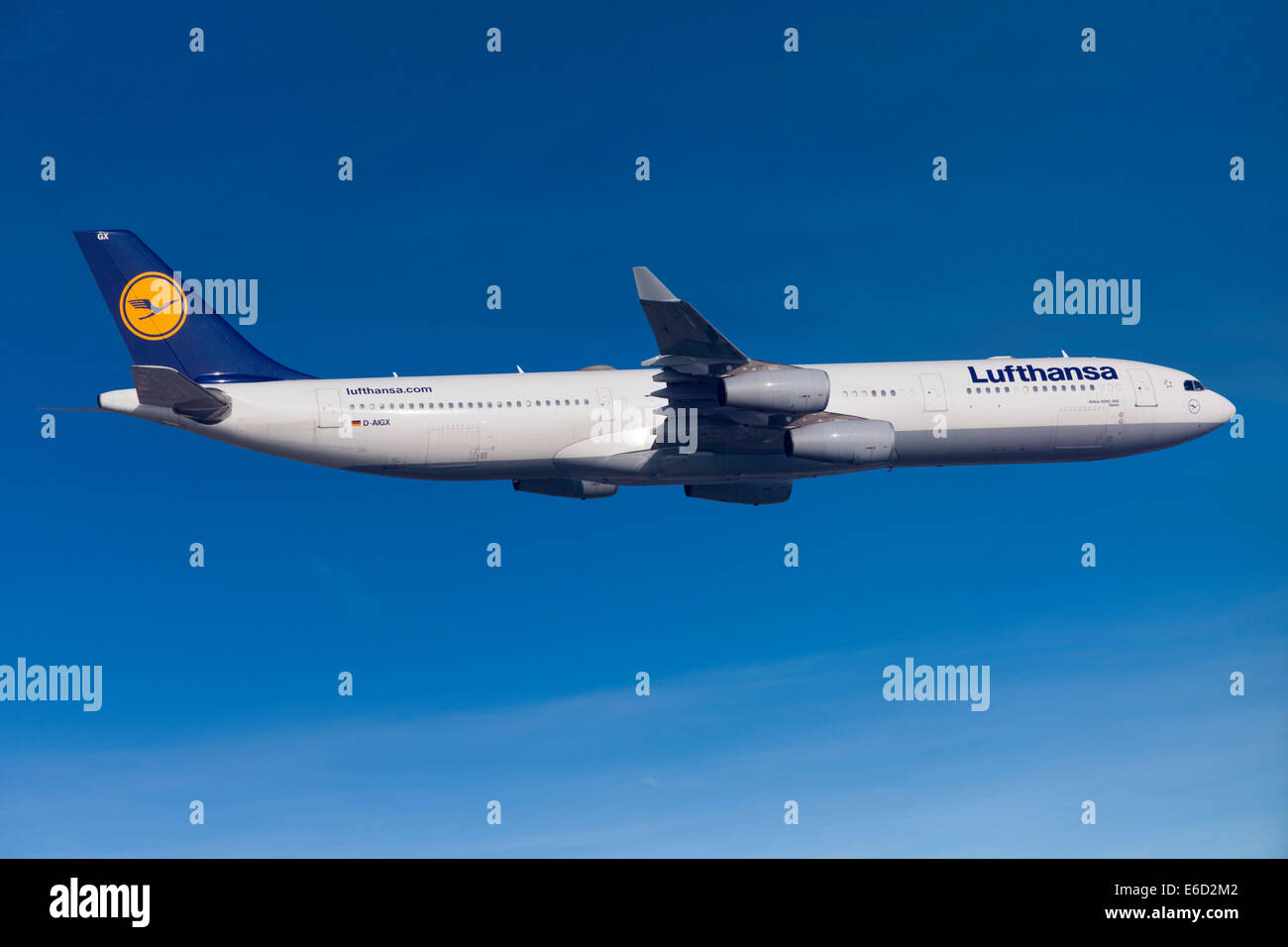 Lufthansa Airbus A330-343 im Flug Stockfoto