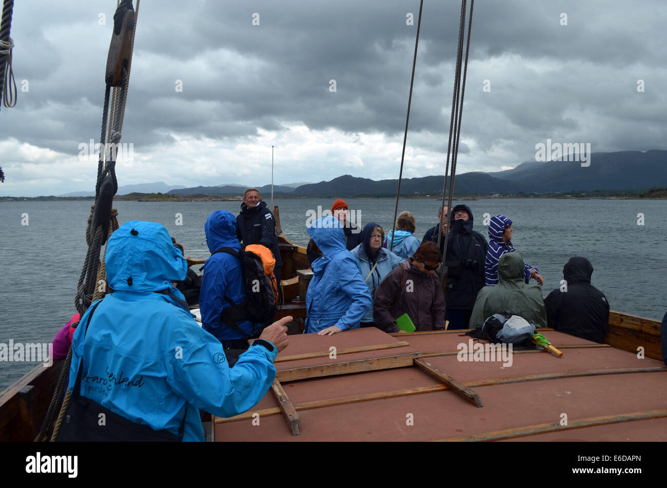 Nr. Kristiansund ist theAtlanticRd, einem ungeschützten Strecke von Andis offen für Wetter. Vikings gesammelt an der Küste in der Nähe von hier. Stockfoto