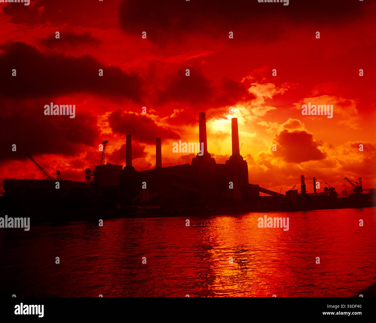 Sonnenuntergang am Battersea Power Station London UK Stockfoto