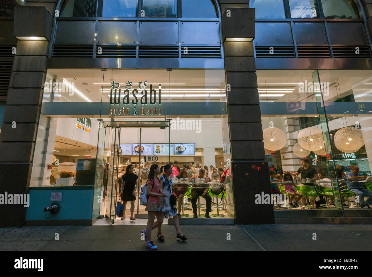 Das Wasabi Sushi Bento Restaurant Aus Der Times Square In New York Stockfotografie Alamy