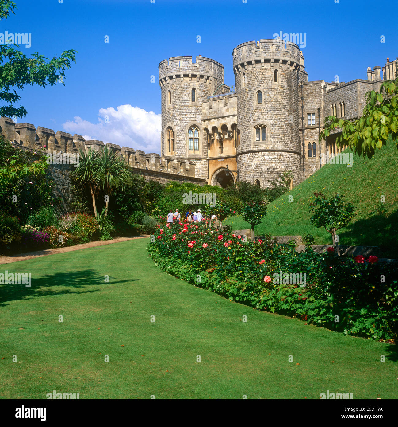 Wassergraben Garten normannischen Turm Windsor Castle Windsor Berkshire UK Stockfoto