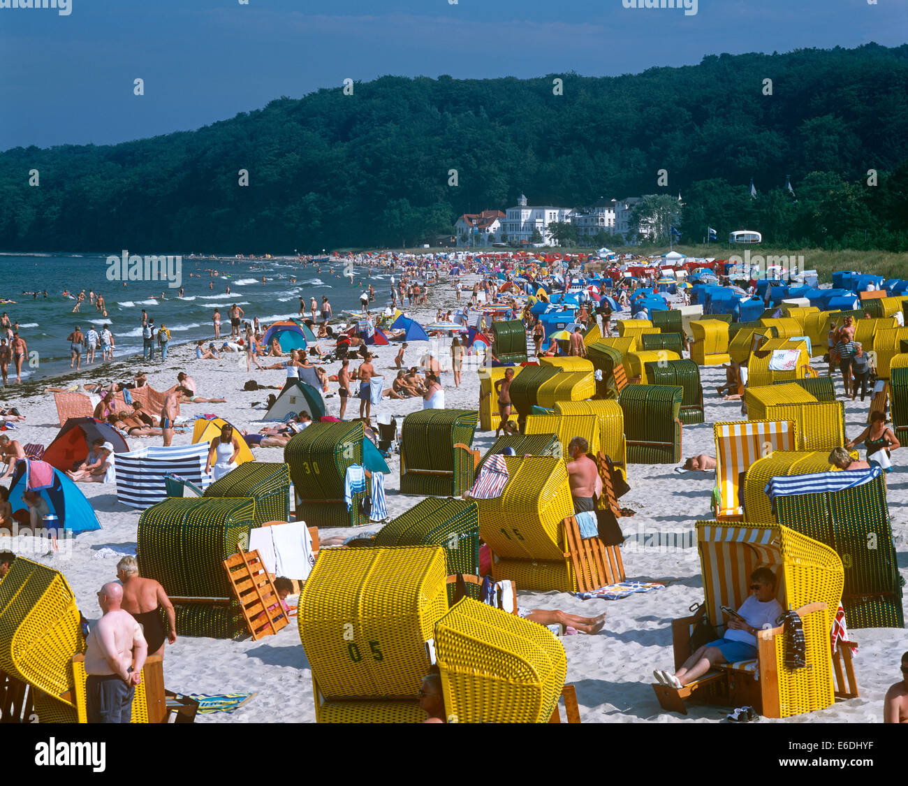 Eine gepackte Strand in Deutschland Stockfoto