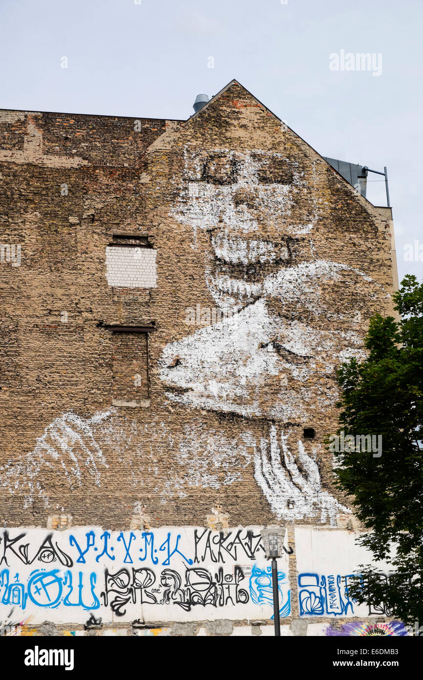 Straßenkunst auf Gebäude in Berlin-Deutschland Stockfoto