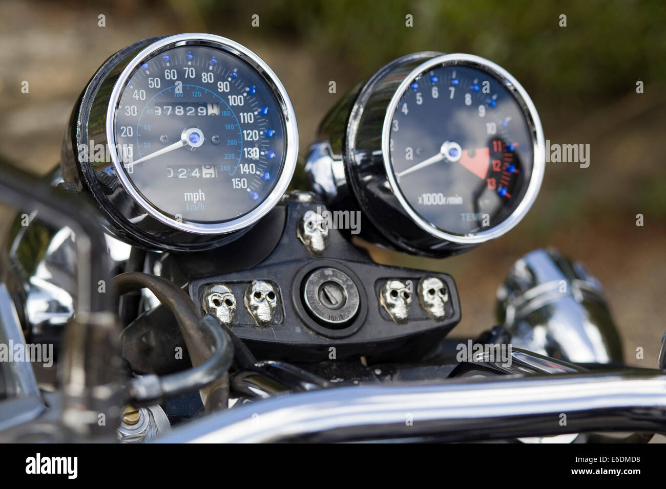 Motorrad Instrumente Tacho und Drehzahlmesser Stockfotografie - Alamy