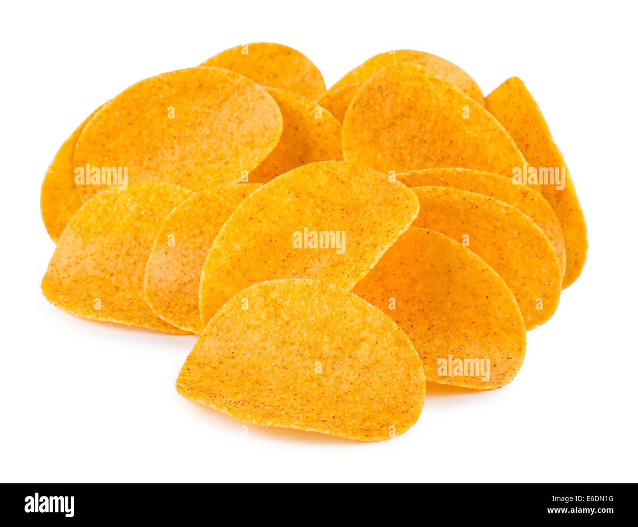 Kartoffelchips auf weißem Hintergrund Stockfoto