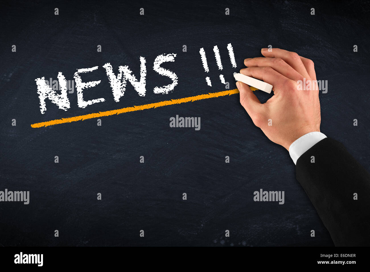 Tafel mit Hand und NEWS-Zeichnung Stockfoto