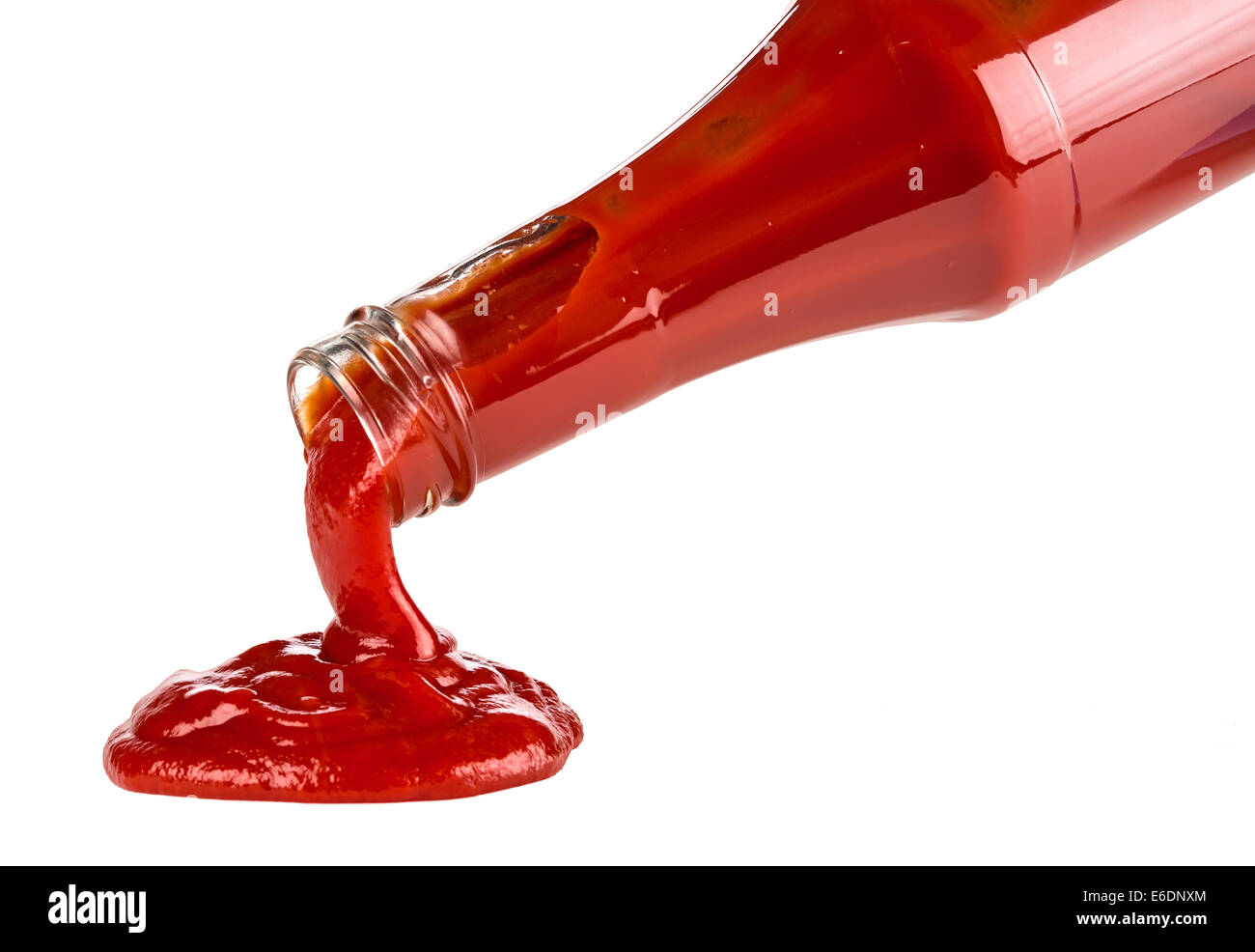 Ketchup Flasche ausgießen Stockfoto