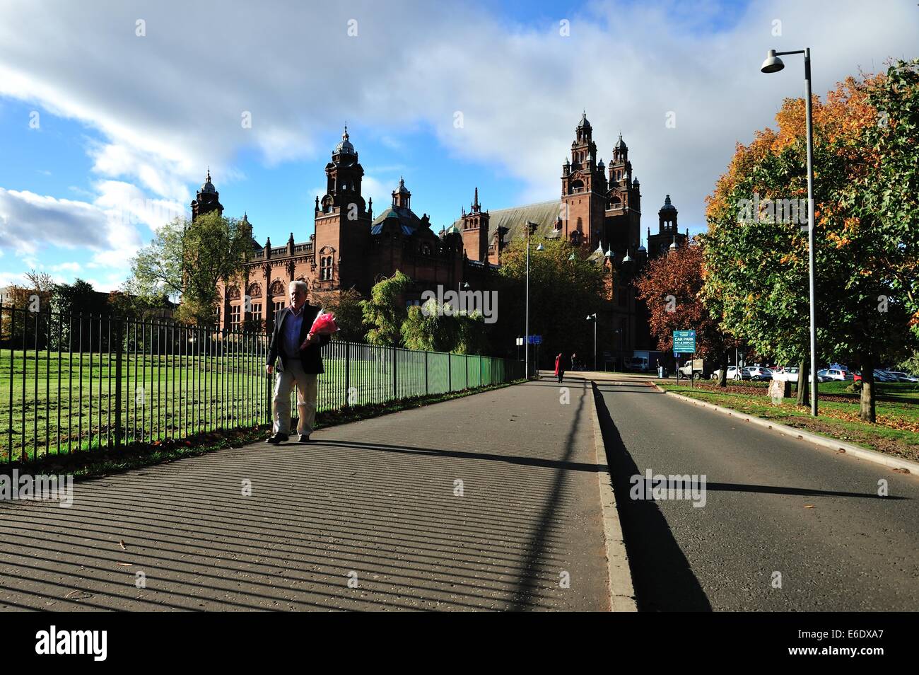 Kelvingrove Art Museum, Glasgow, in der Herbstsonne. Stockfoto