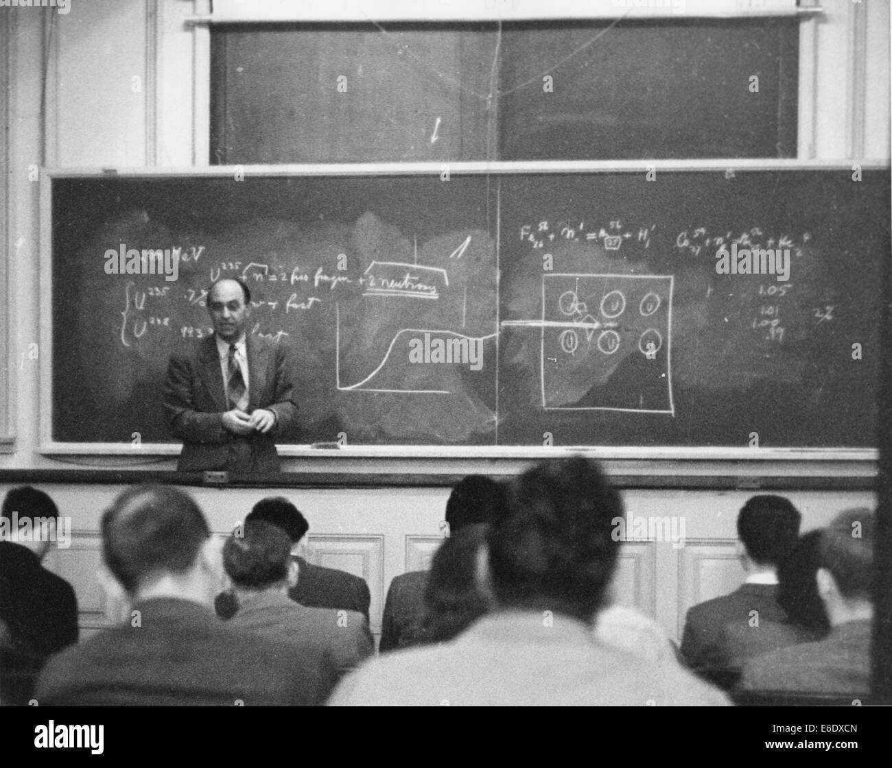 Enrico Fermi, Physiker, Porträt in Schule, Universität von Chicago, Chicago, Illinois, USA, 1948 Stockfoto