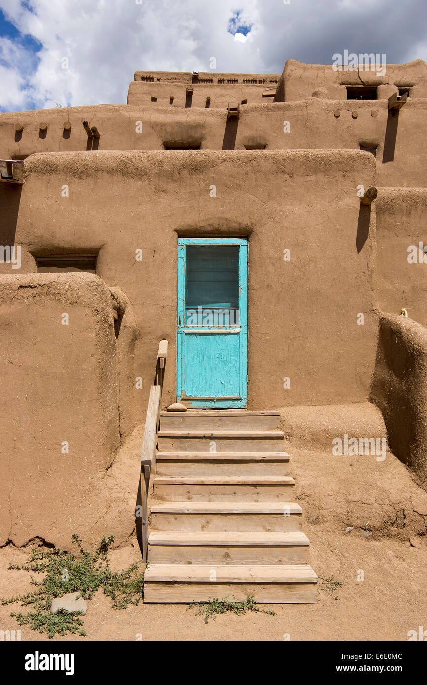 Taos Pueblo im Norden von New Mexico, einer indianischen Gemeinschaft, National Historic Landmark und UNESCO-Weltkulturerbe. Stockfoto