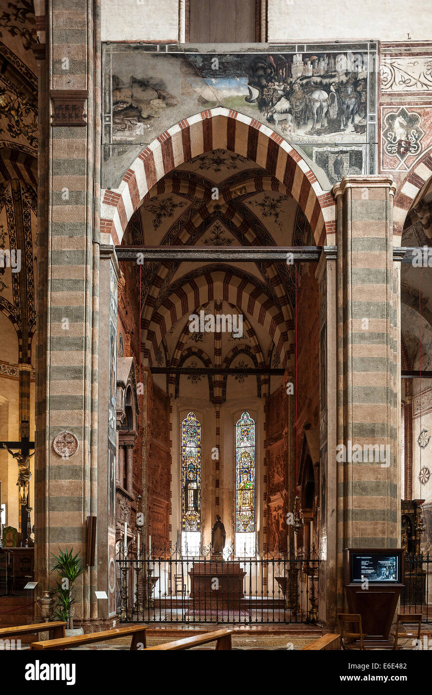 Italien Veneto Verona St. Anastasia Kirche. Pellegrini Kapelle Fresko von Pisanello St. George und der Prinzessin 1433 - 1438 Stockfoto