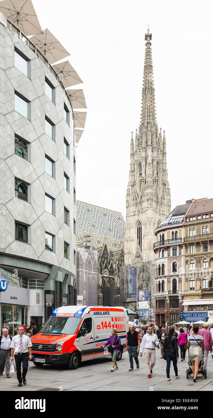Krankenwagen Car, Stephansplatz, Vienna Stockfoto