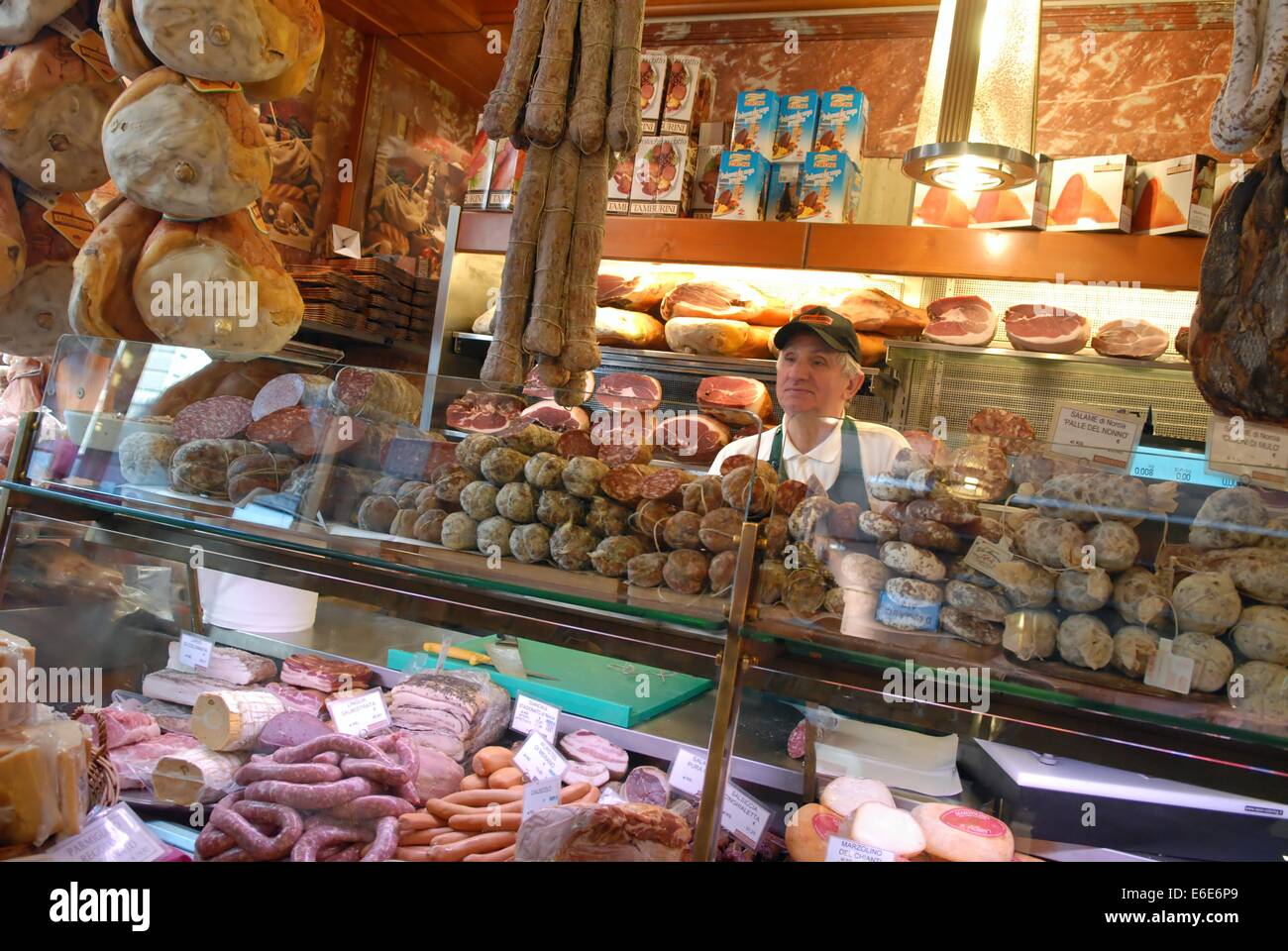 Bologna (Italien), Straße Lebensmittelmarkt in der Nähe Piazza Maggiore Stockfoto