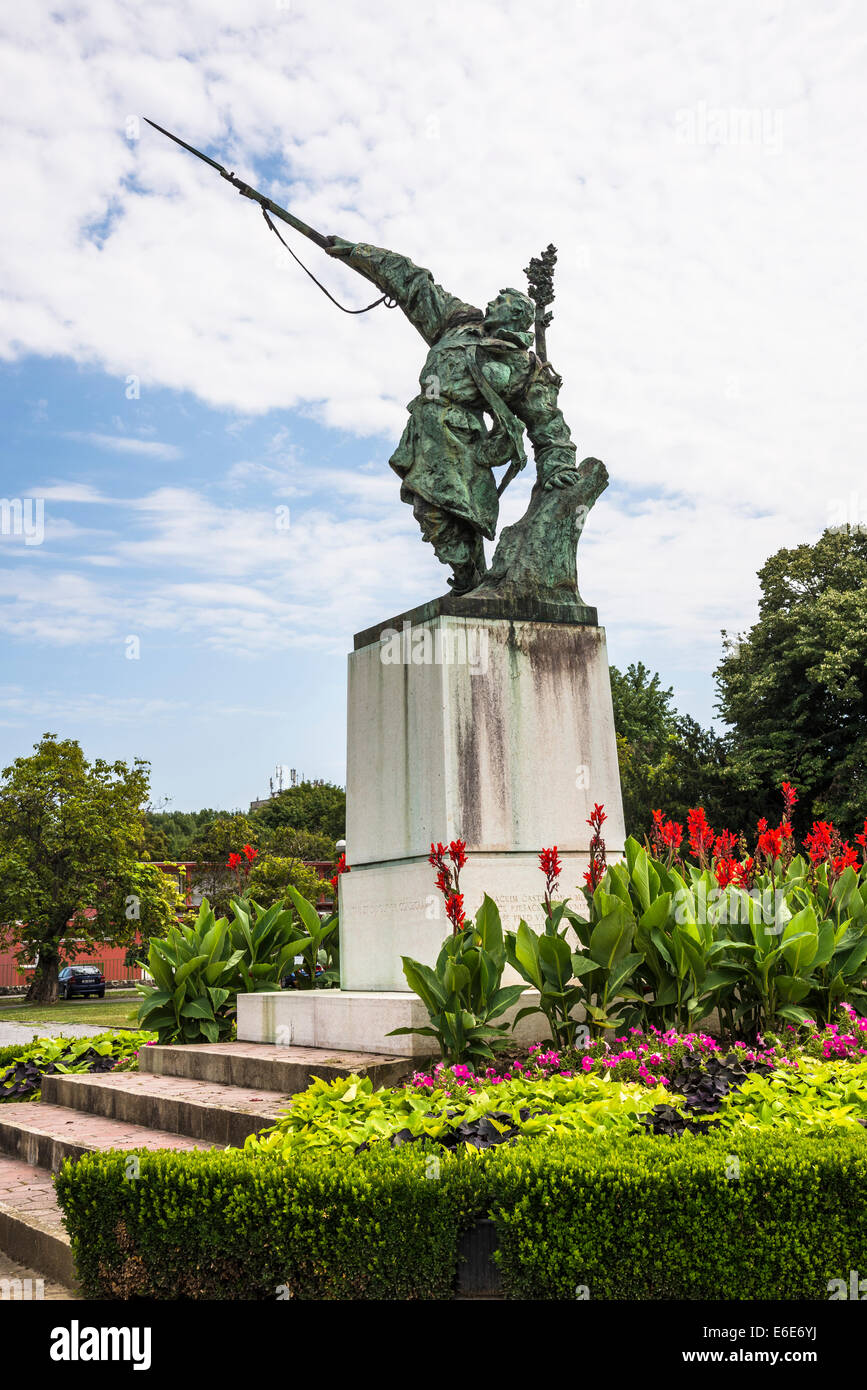 Kriegsdenkmalstatue osijek Fotos und Bildmaterial in hoher Auflösung