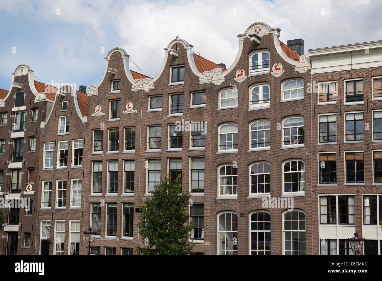 Historische Häuser in der Regel nach Amsterdam in der Nachbarschaft 'Jordaan' Stockfoto