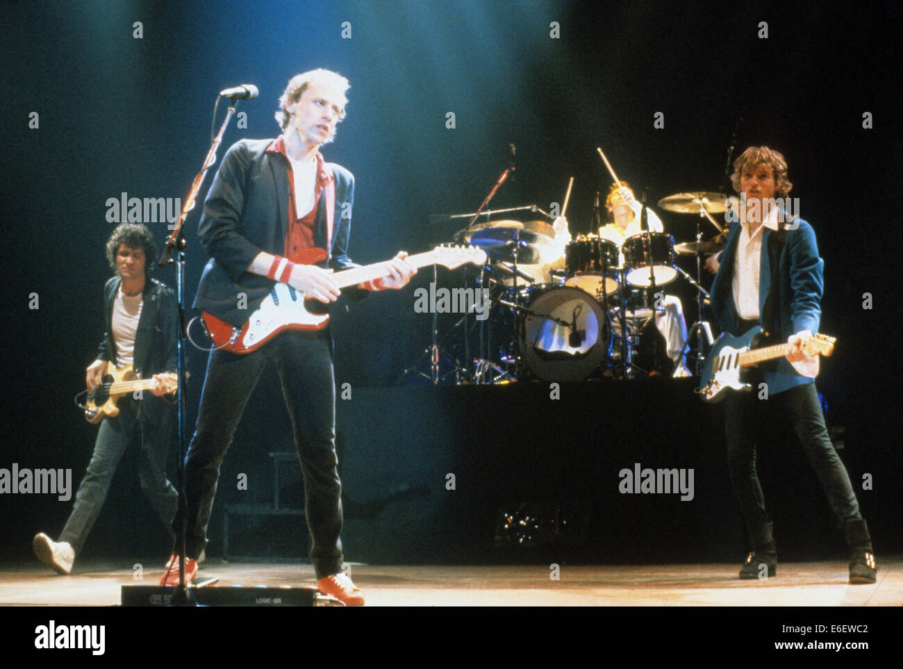 Rock group dire straits -Fotos und -Bildmaterial in hoher Auflösung – Alamy