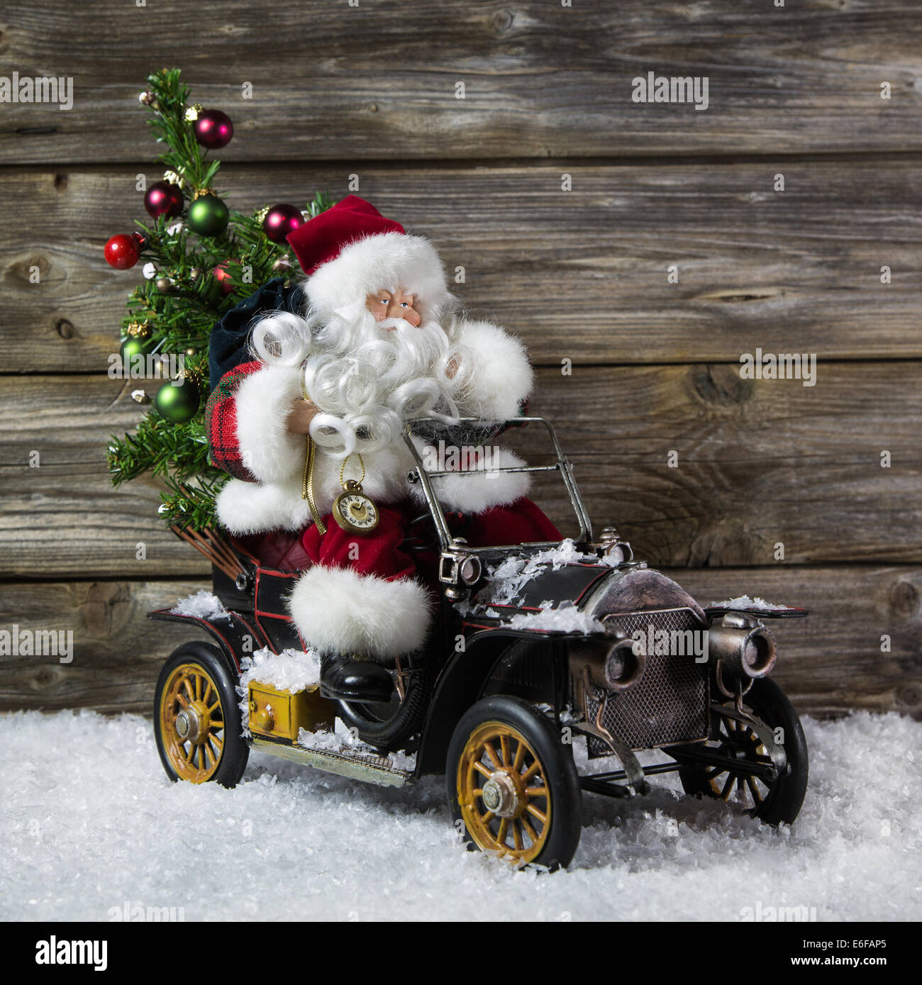 Weihnachtsmann auto -Fotos und -Bildmaterial in hoher Auflösung