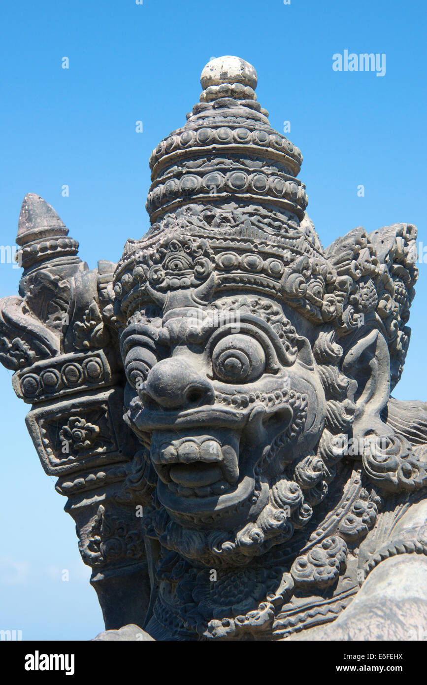 Close-up Stein geschnitzt Dämon Statue Gedi Luhur Batu Ngaus Tempel Bali Indonesien Stockfoto