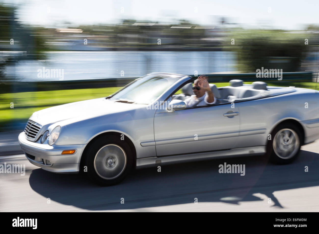 Kaukasische Mann, der Luxus Cabriolet, Fort Lauderdale, FL, USA Stockfoto