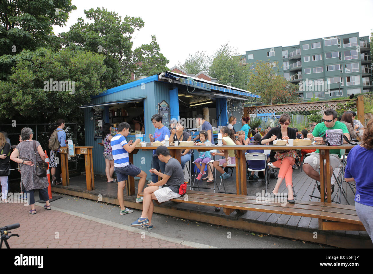 Gehen Sie Fischen ist ein beliebter Fisch und Chips lokal in der Nähe von false Creek in Vancouver, BC, Kanada Stockfoto