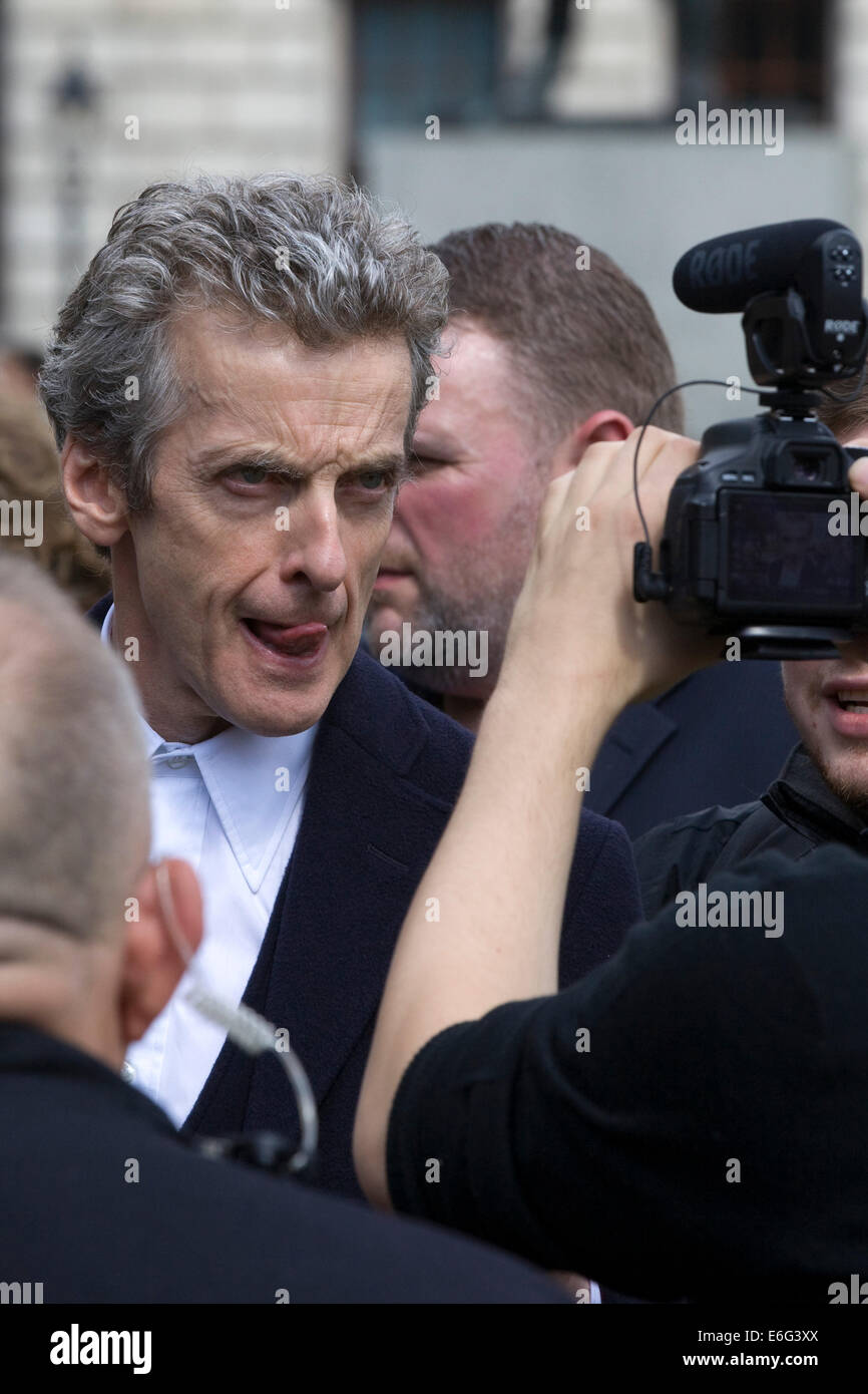 Peter Dougan Capaldi treffen seine Fans als den neuen Doctor who in London England Stockfoto