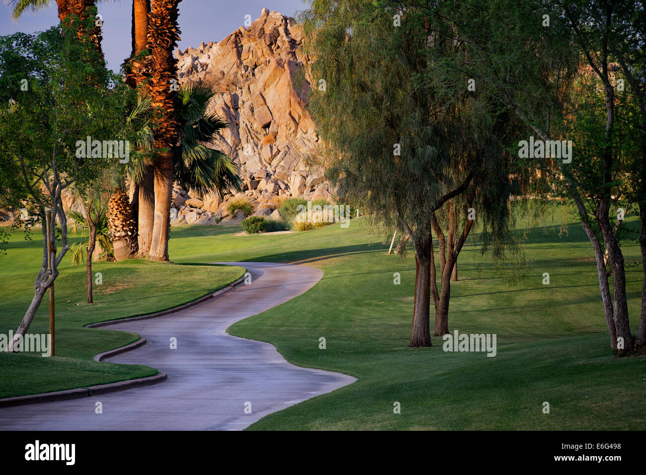 Pfad im silbernen Rock Golfresort. La Quinta, Kalifornien Stockfoto