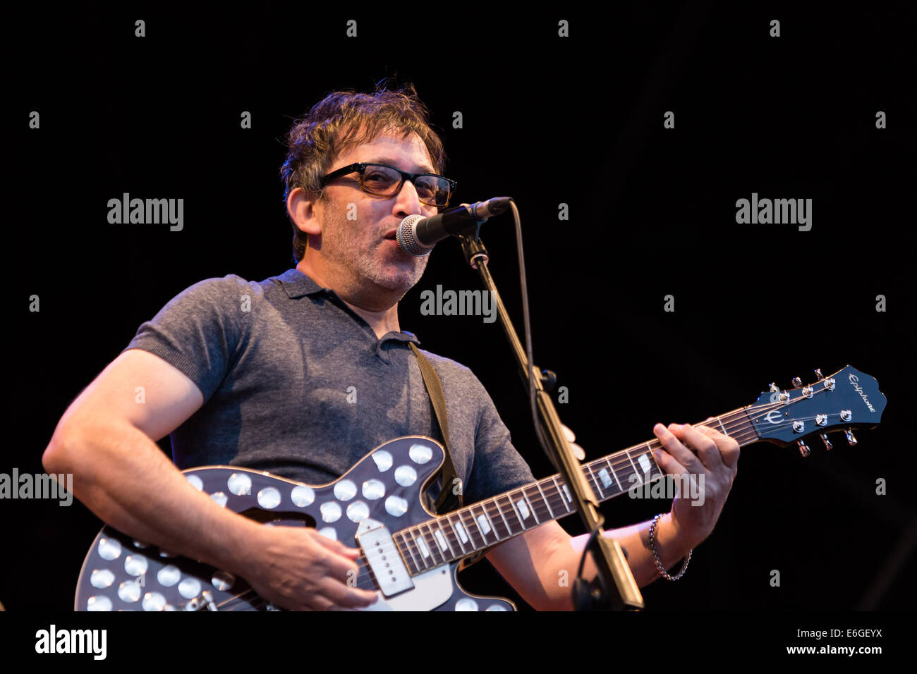 Liverpool, Vereinigtes Königreich. 22. August 2014. Die Eröffnung des zweiten Liverpool International Music Festival Summer Jam begann im Sefton Park in Liverpool am Freitag, 22. August 2014 wie dem Royal Liverpool Philharmonic Orchestra wo Sänger Ian Broudie und the Lightning Seeds eine Zwangspause einlegen. Bildnachweis: Christopher Middleton/Alamy Live-Nachrichten Stockfoto