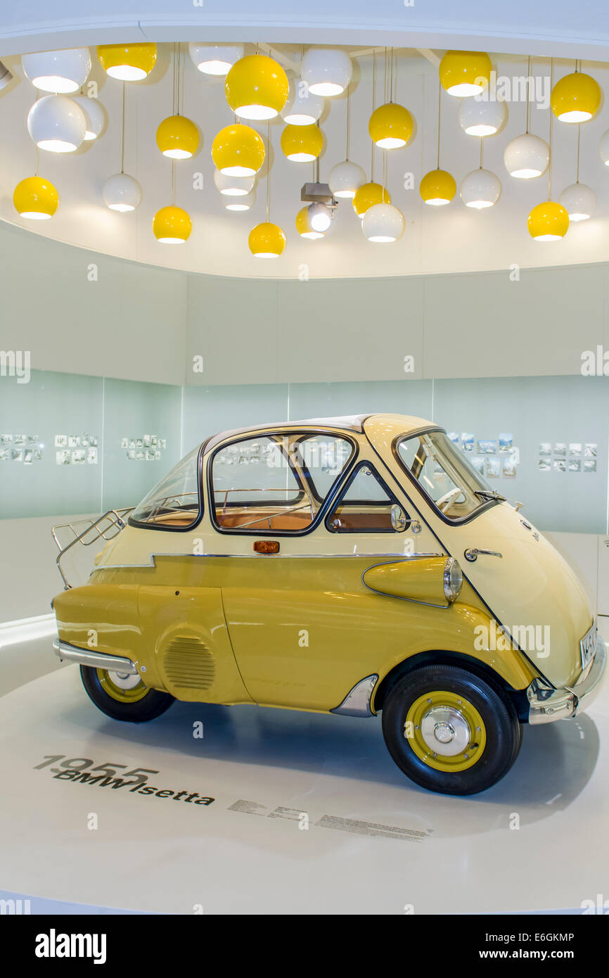 BMW Isetta Auto in der BMW Welt (BMW Welt) in München, Stockfoto