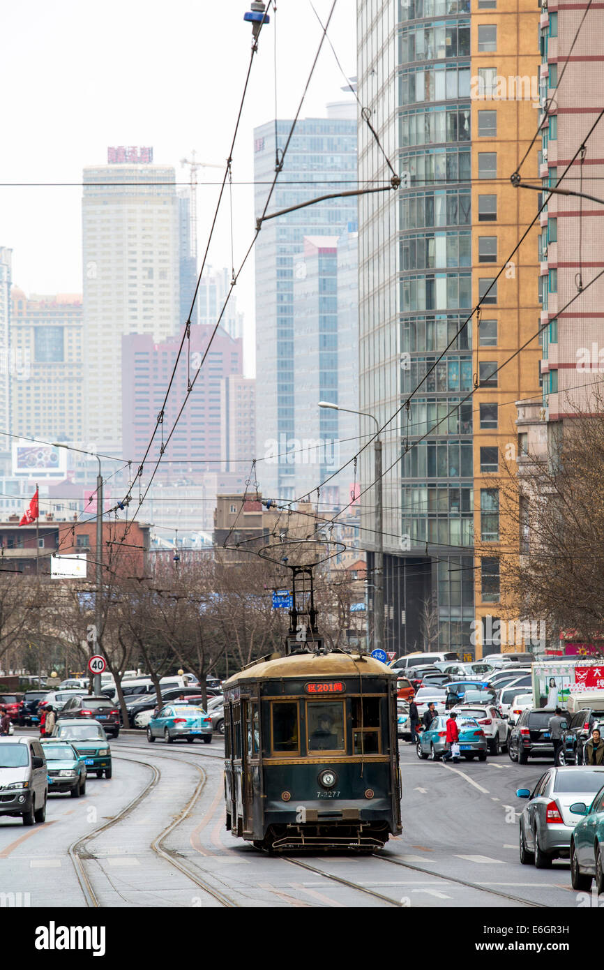 Straßenbahn in Dalian, China Stockfoto
