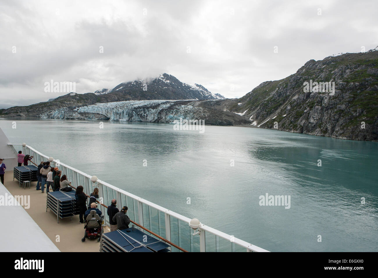 Lamplugh Gletscher ist ein 8-Meile-langen (13 km)-Gletscher befindet sich im Glacier Bay National Park and Preserve in Alaska, gesehen von der Nr. Stockfoto