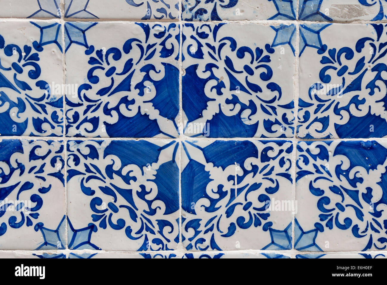 alten Azulejos, typische alte portugiesische Fliesen nützlich als Hintergrund Stockfoto