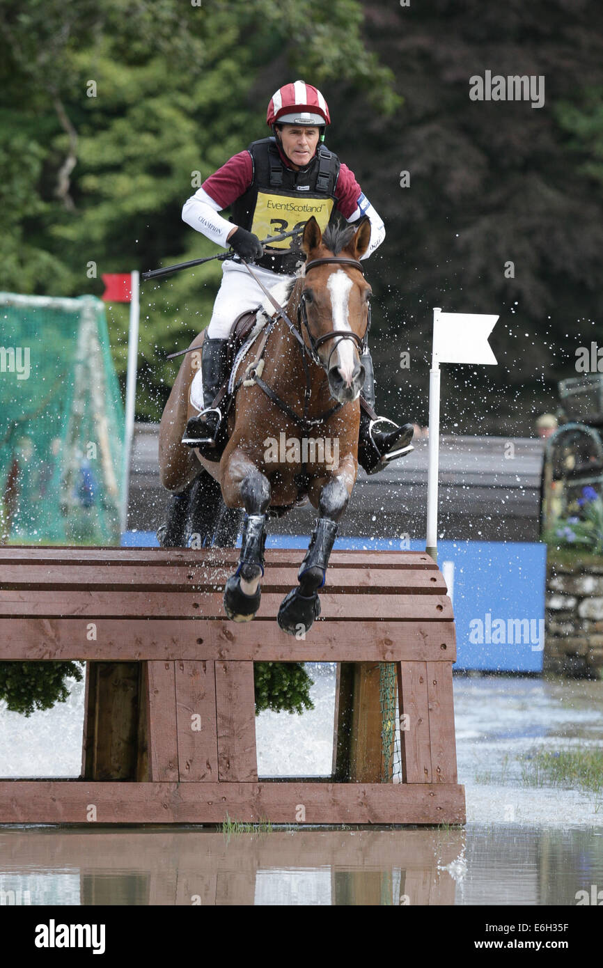 Blair Atholl, Schottland. 23. August 2014. Blair Castle International Horse Trials. Blyth Tait (NZL) Reiten Xanthus III im CIC. Bildnachweis: Aktion Plus Sport/Alamy Live-Nachrichten Stockfoto