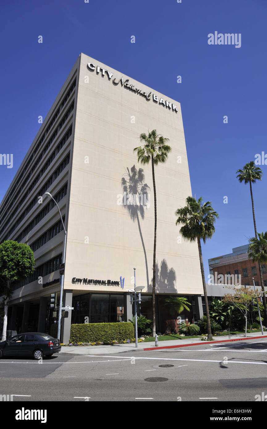 Palme und Schatten, City National Bank building, Beverly HIlls, Los Angeles, Kalifornien, USA Stockfoto