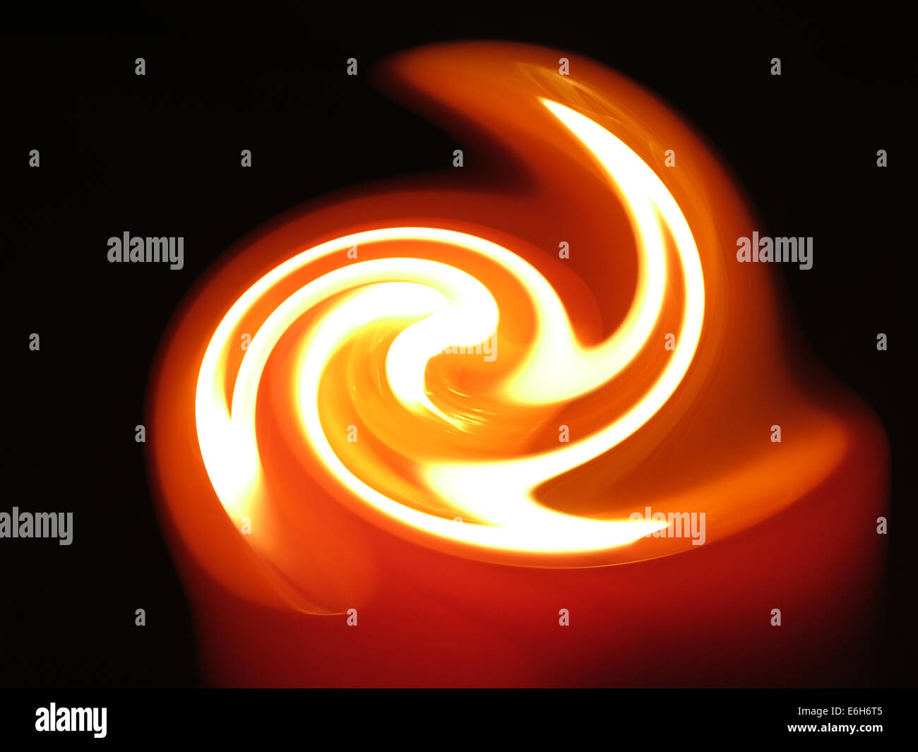 Kerzenflammen spiralförmig. Stockfoto