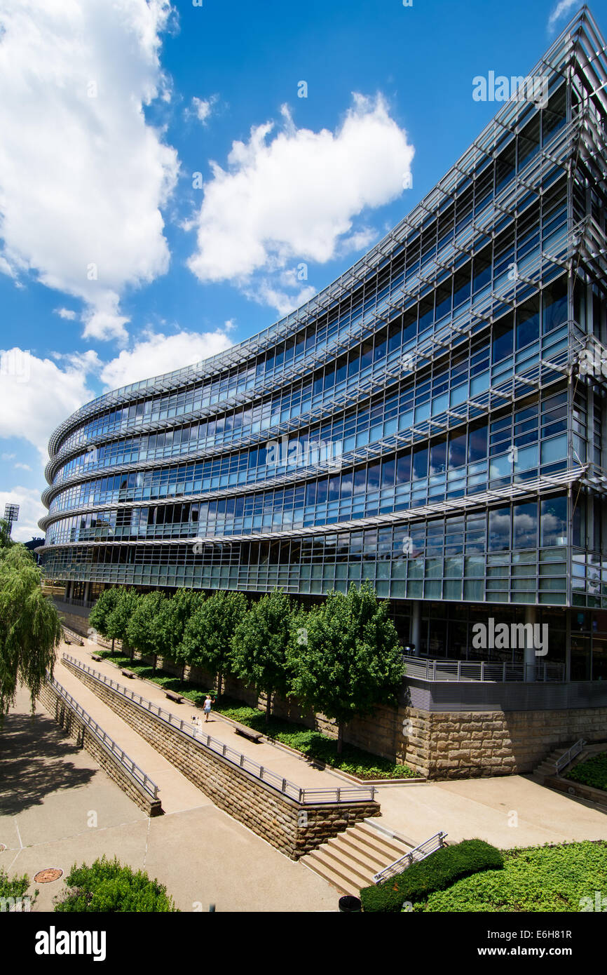 Alcoa Corporate Center befindet sich in Pittsburgh, PA Nordufer entlang den Ufern des Allegheny River. Stockfoto