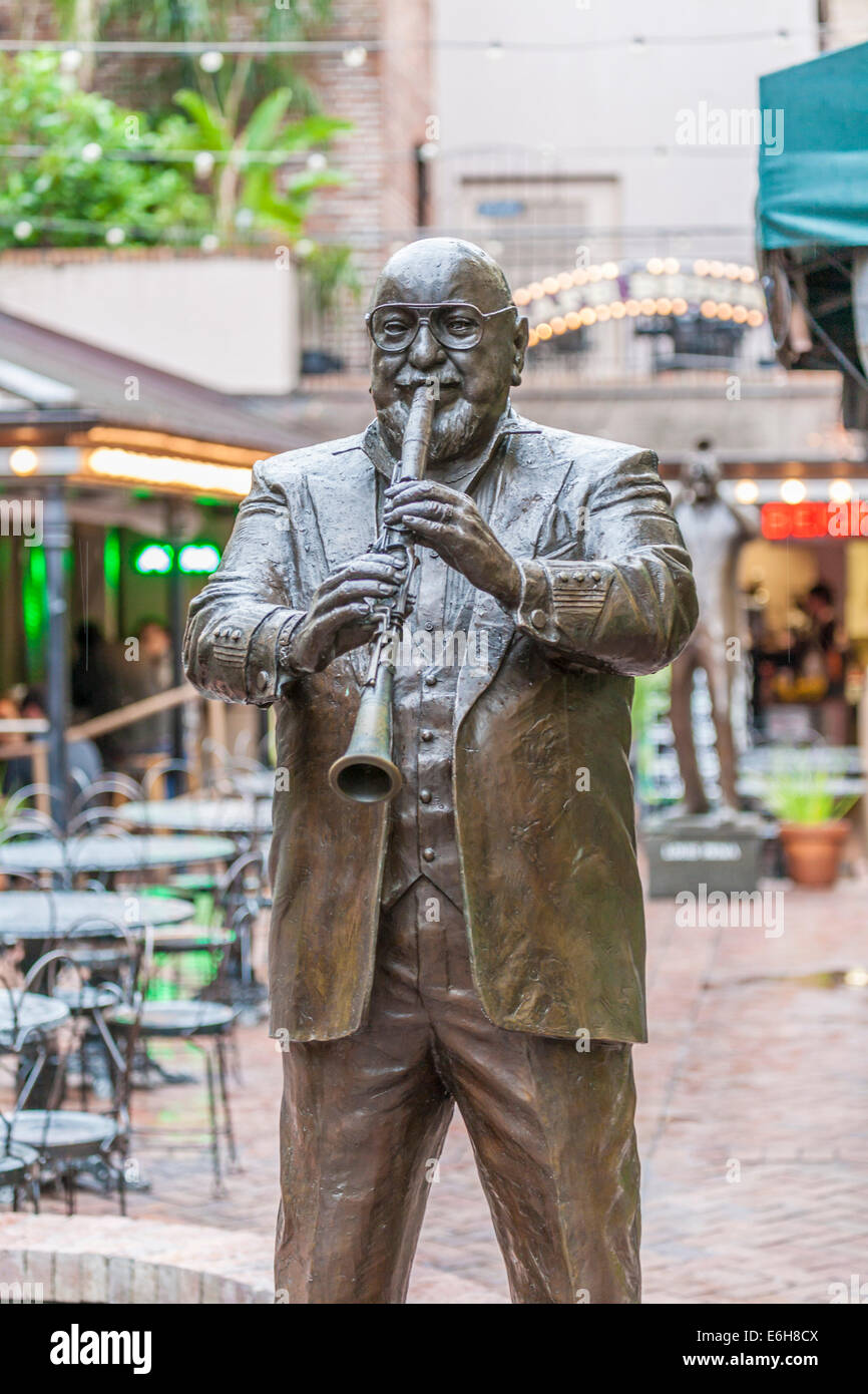 Statue des Musik-Legende Pete Fountain in New Orleans musikalischen Legenden Park im French Quarter von New Orleans, Louisiana Stockfoto