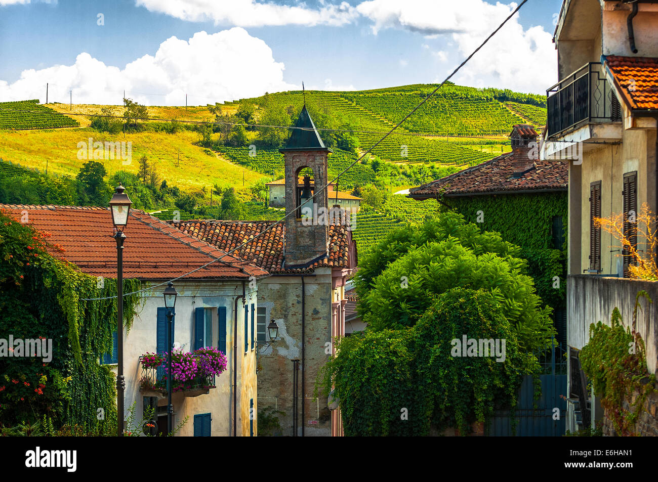 Italien-Piemont-Langhe-Neviglie Dorf Stockfoto