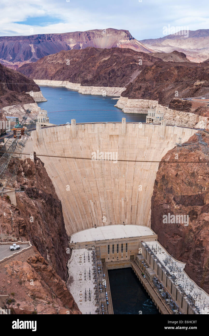 Lake Mead Stausee hinter dem Hoover Dam im Black Canyon des Colorado River in der Nähe von Boulder City, Nevada Stockfoto