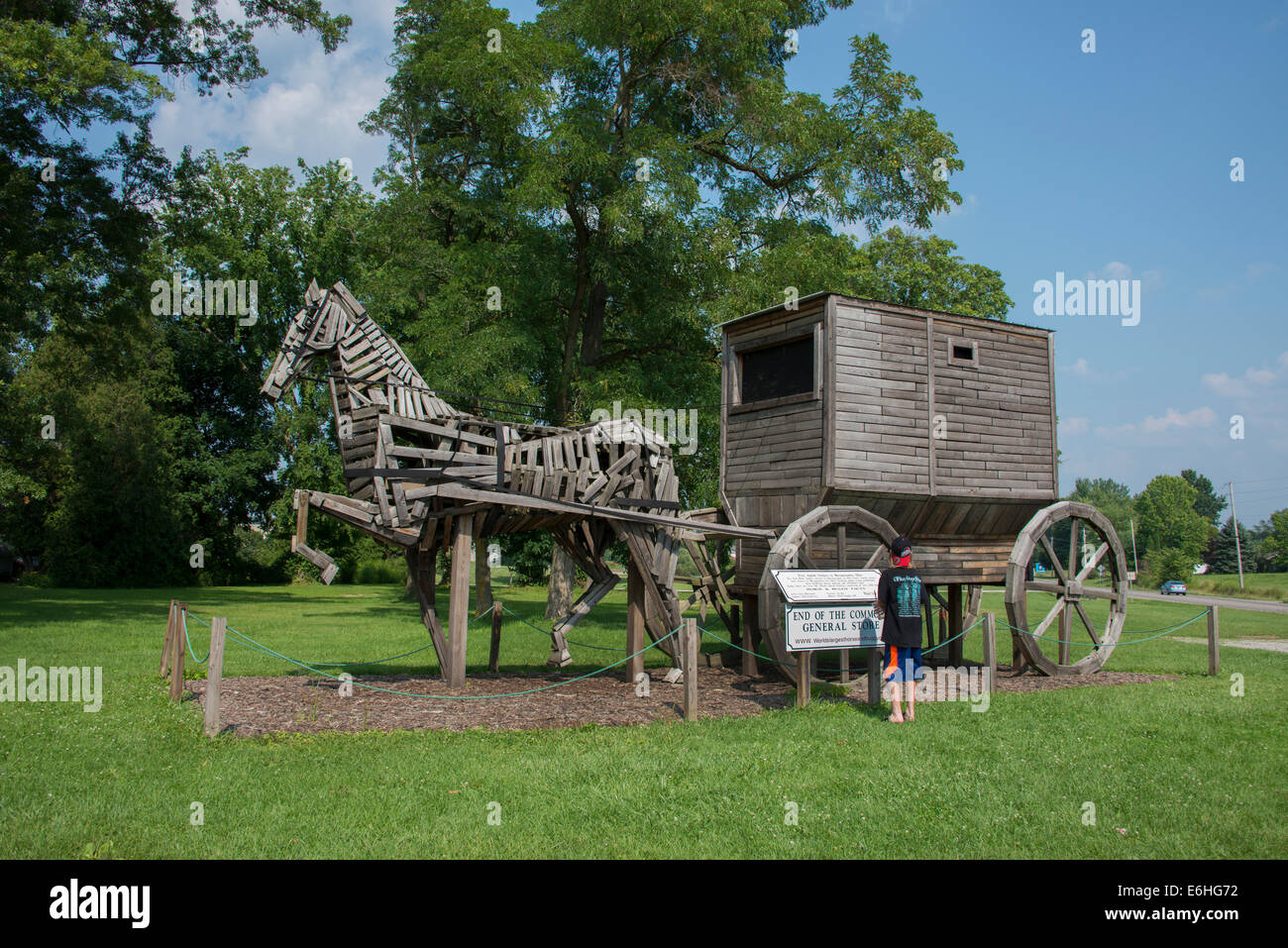 Geauga County, Ohio Mesopotamien. Ende der Commons Gemischtwarenladen, weltweit größte Pferd und Buggy. Stockfoto