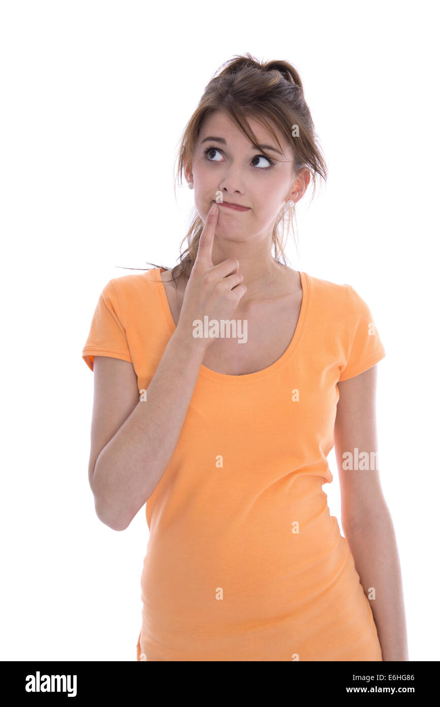 Porträt eines durchdachten isoliert jungen Mädchens im orangefarbenen t-Shirt Blick seitwärts. Stockfoto