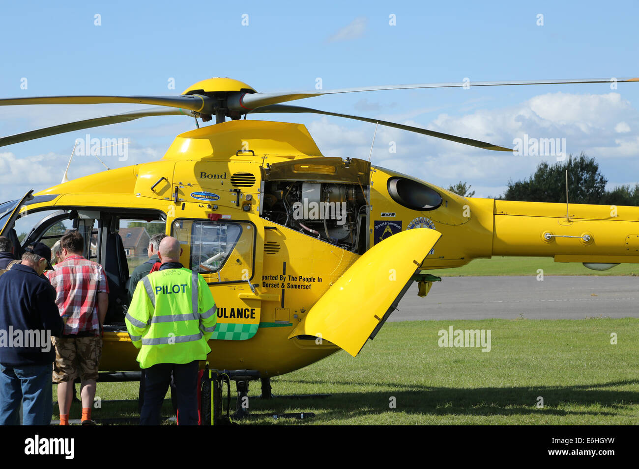 Dorset und Somerset Luft Rettungshubschrauber öffentlich zur Schau auf Hensridge Flugplatz, Somerset, 23. August 2014 Stockfoto