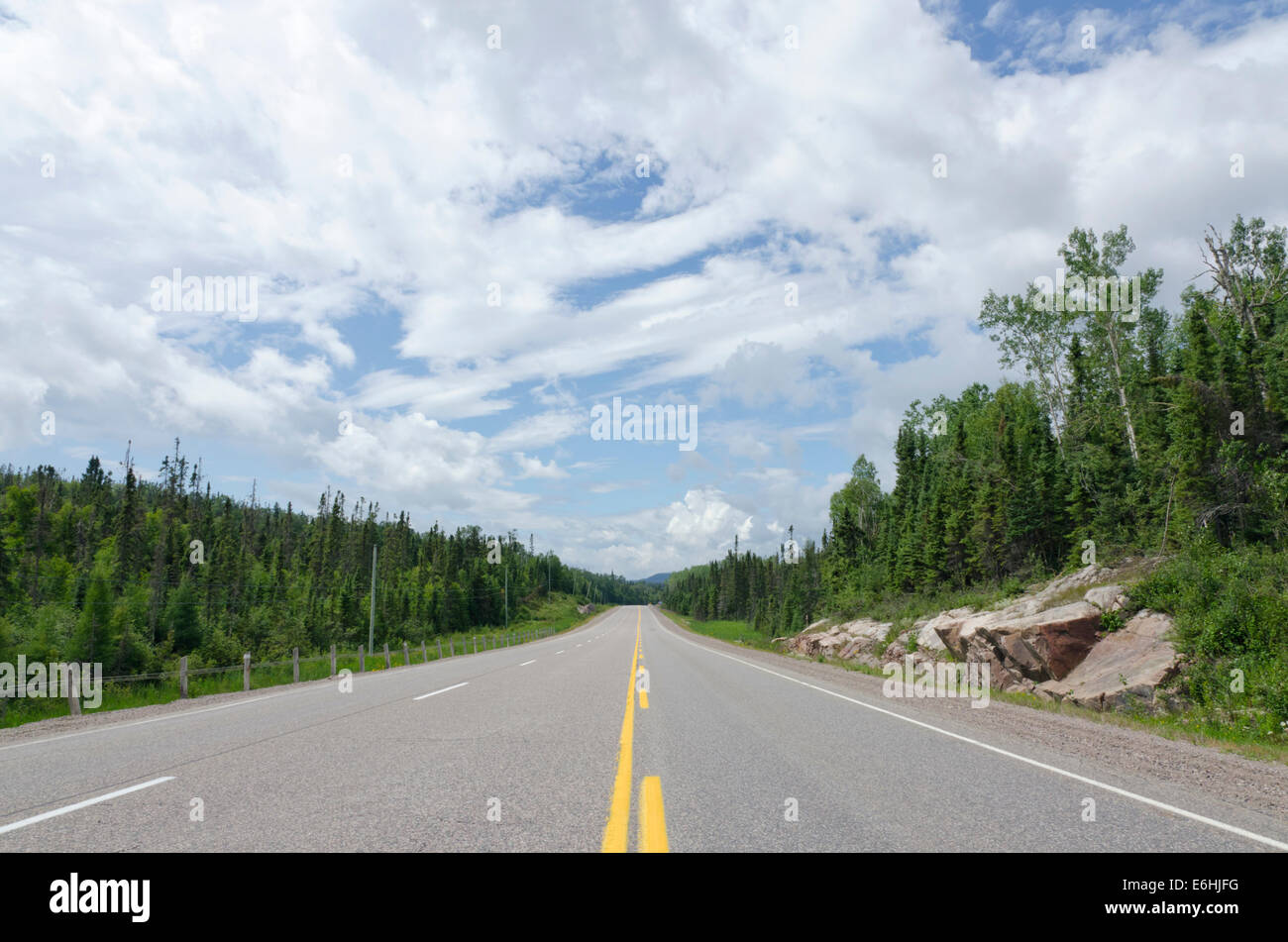 Trans-Canada-Highway entlang Lake Superior Stockfoto