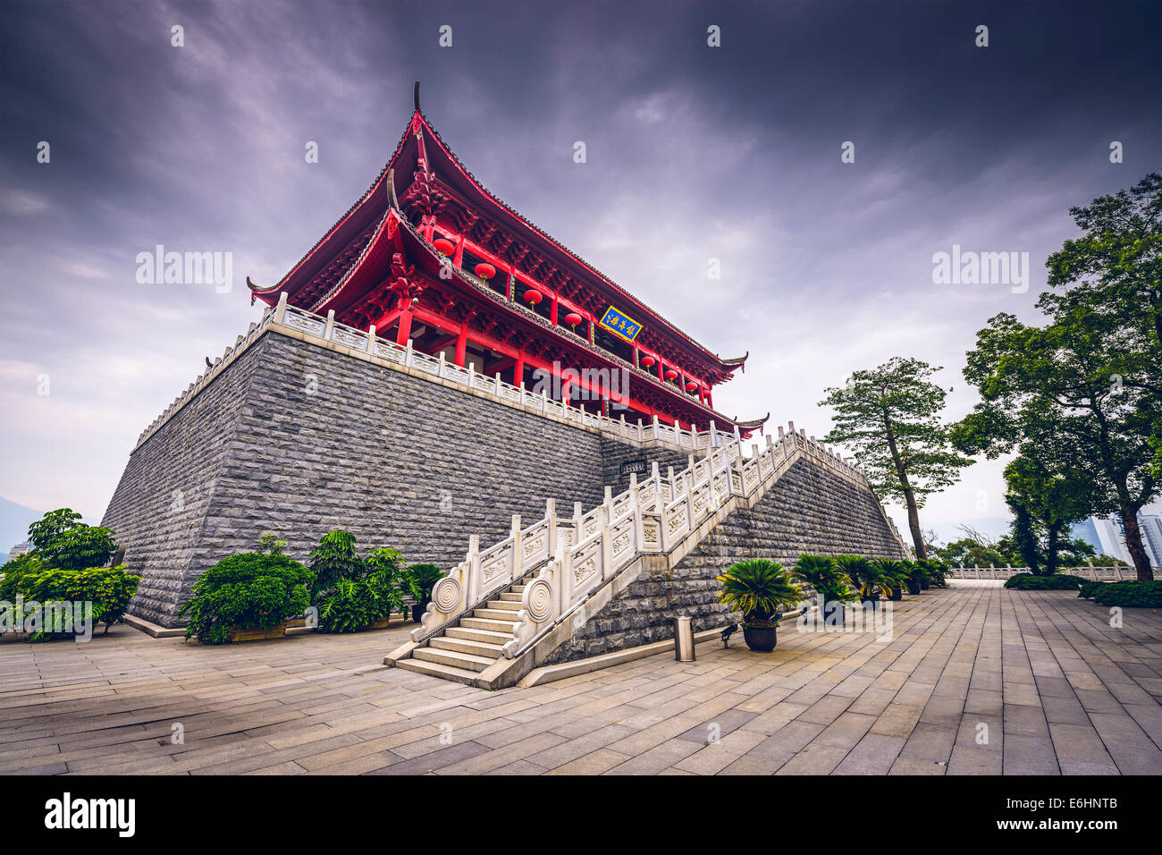 Fuzhou, China im historischen Zhenhai Tower. Stockfoto