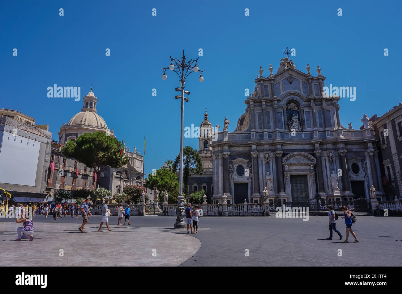 Domplatz mit der Kathedrale von St. Agatha, Catania, Sizilien. Piazza Duomo e la Cattedrale di Sant'Agata Stockfoto