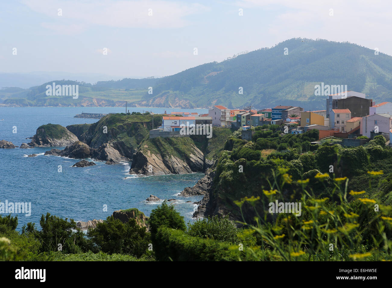 Das schöne Dorf Carino in der Nähe von Ortigueira in Galicien, Spanien, ist Bestandteil der Rías Altas Region Spaniens, bekannt für seine beaut Stockfoto