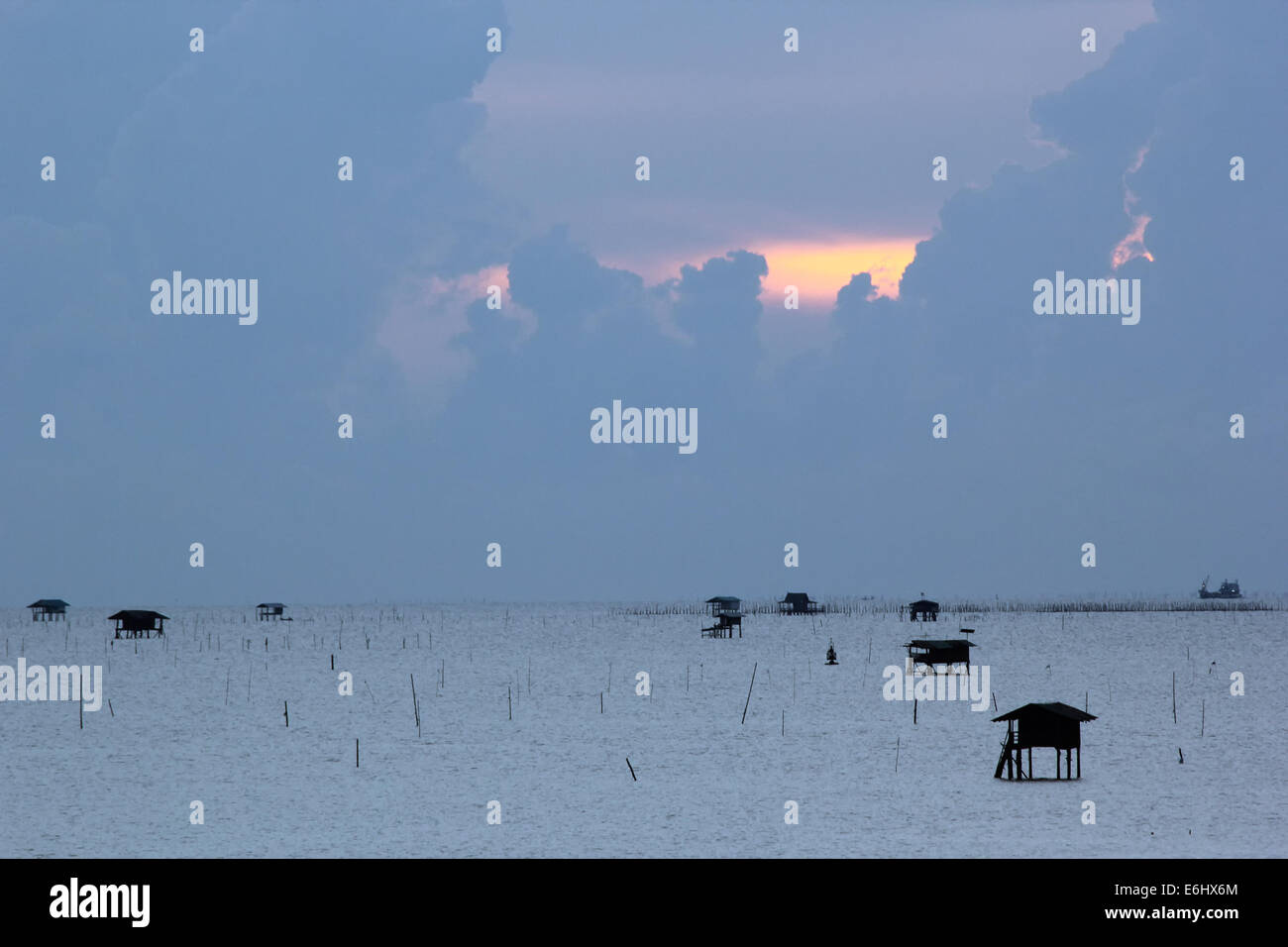 schönen Himmel über dem Meer Stockfoto